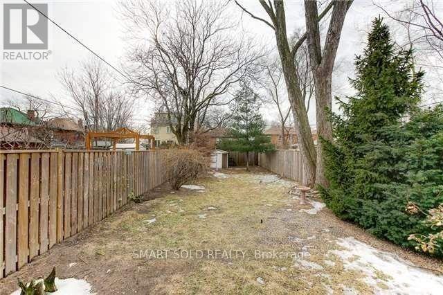 5 Winfield Avenue, Toronto, Ontario  M6S 2J7 - Photo 16 - W12712528