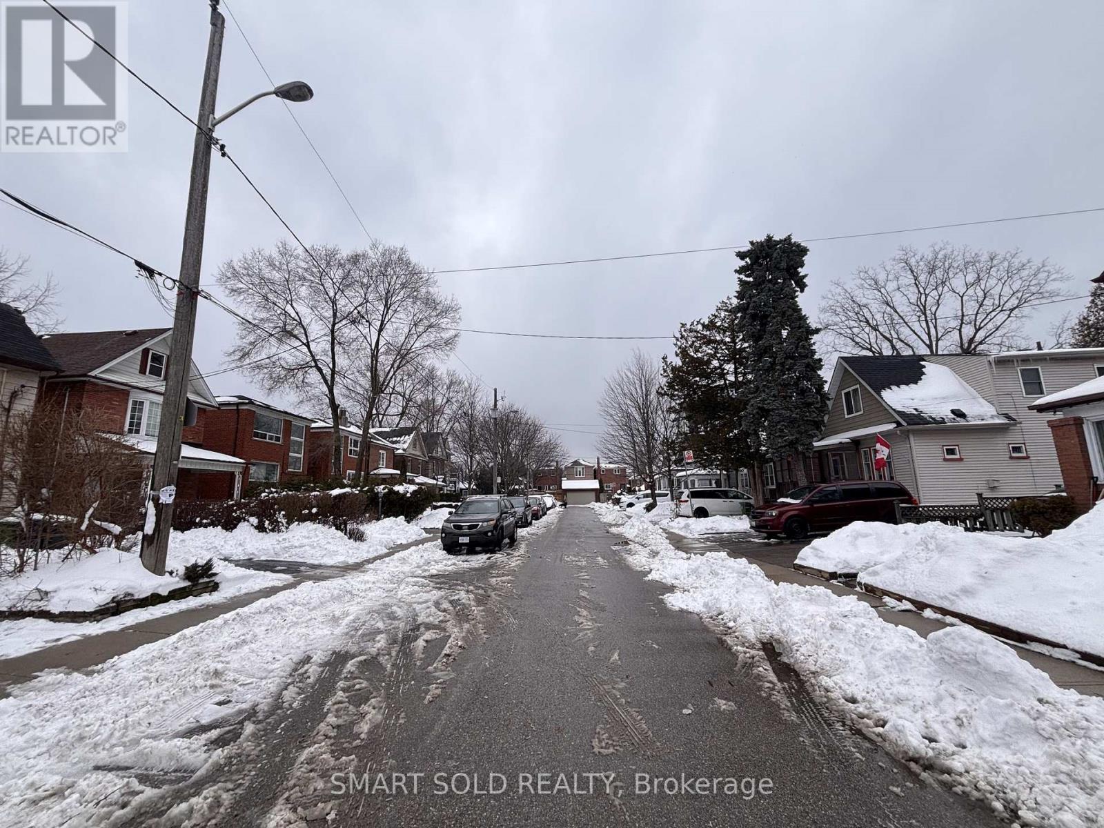 5 Winfield Avenue, Toronto, Ontario  M6S 2J7 - Photo 19 - W12712528