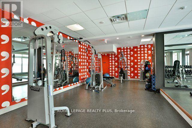 812 - 360 Square One Drive, Mississauga, Ontario  L5B 0G7 - Photo 16 - W12712542