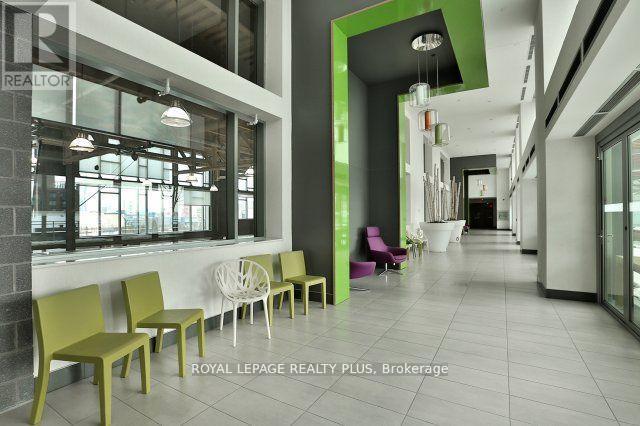 812 - 360 Square One Drive, Mississauga, Ontario  L5B 0G7 - Photo 18 - W12712542