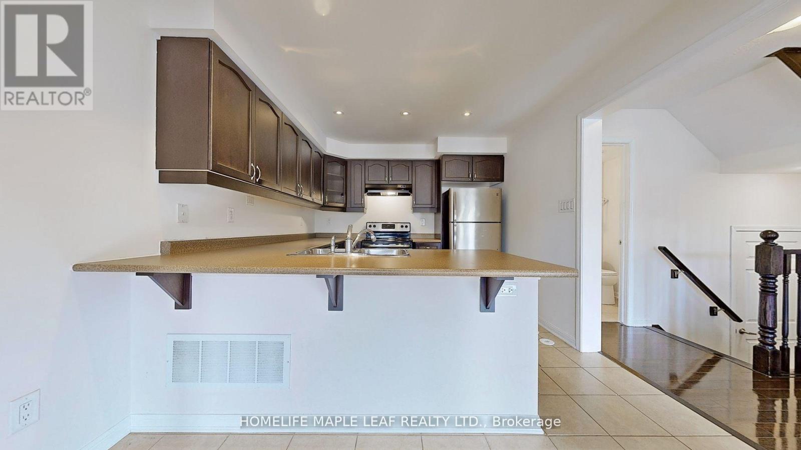 211 Woodley Crescent, Milton, Ontario  L9T 8B8 - Photo 10 - W12712592