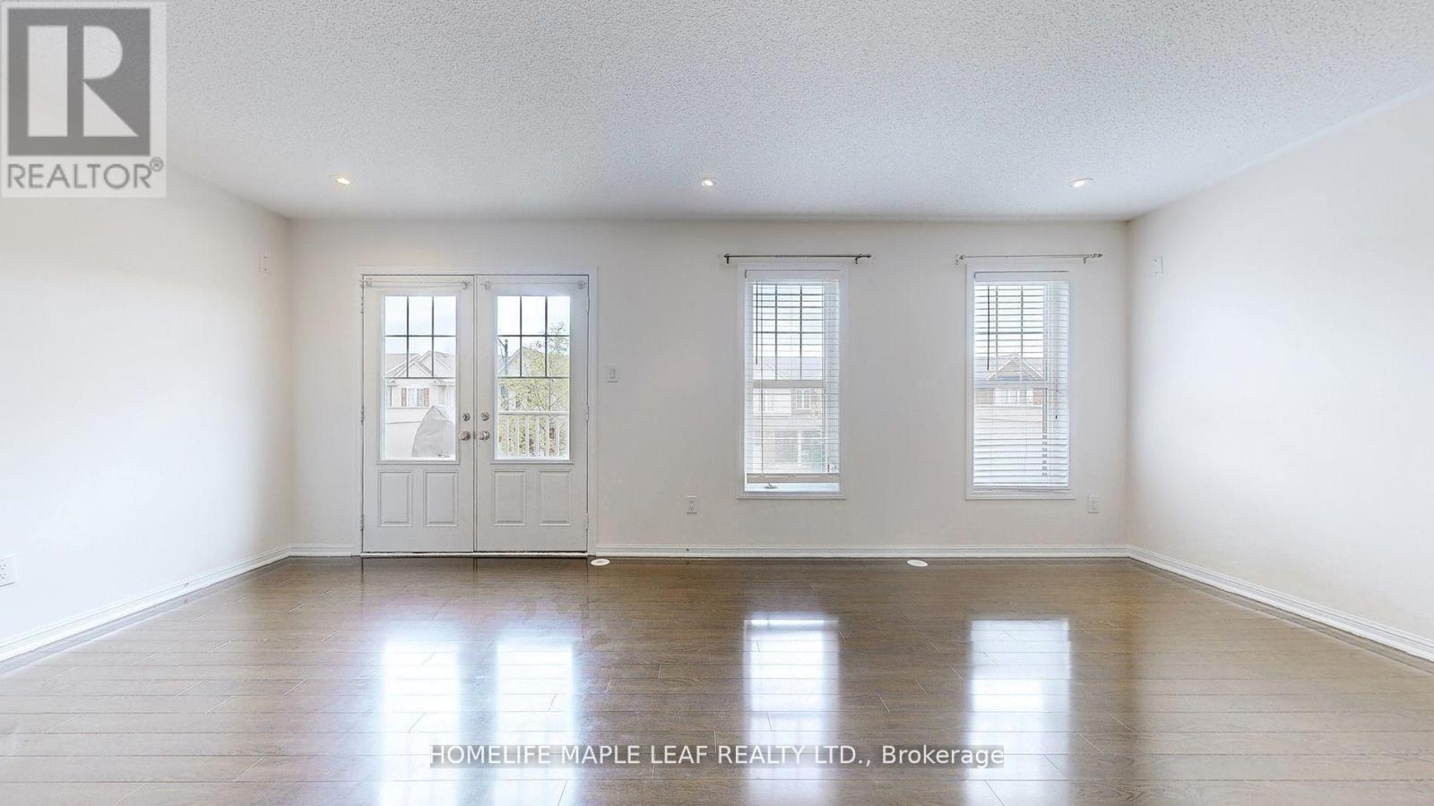 211 Woodley Crescent, Milton, Ontario  L9T 8B8 - Photo 5 - W12712592