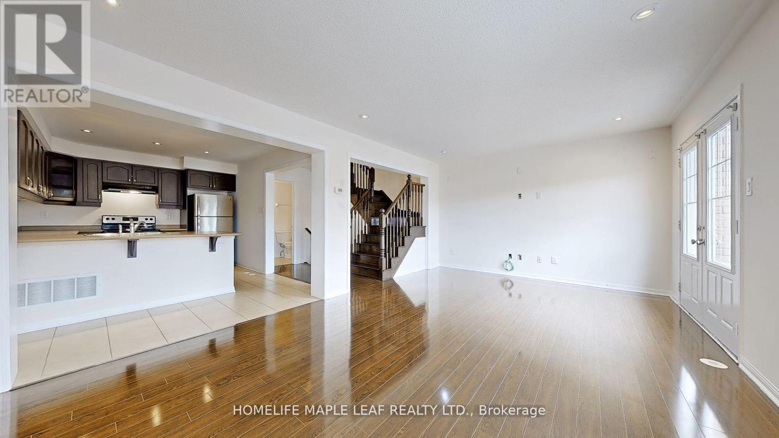 211 Woodley Crescent, Milton, Ontario  L9T 8B8 - Photo 9 - W12712592