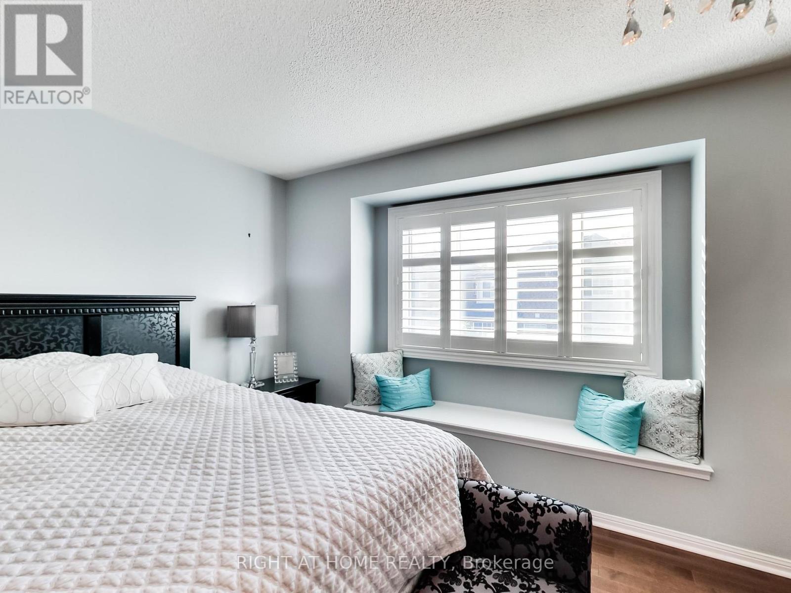 2527 Nettlecreek Crescent, Oakville, Ontario  L6M 4C1 - Photo 23 - W12712658