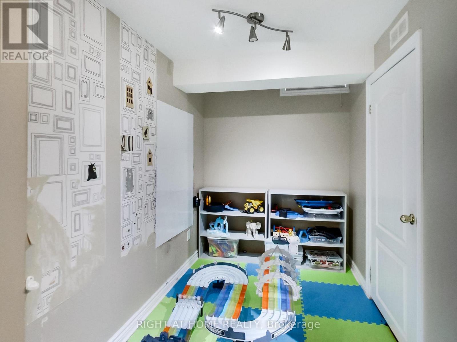 2527 Nettlecreek Crescent, Oakville, Ontario  L6M 4C1 - Photo 37 - W12712658