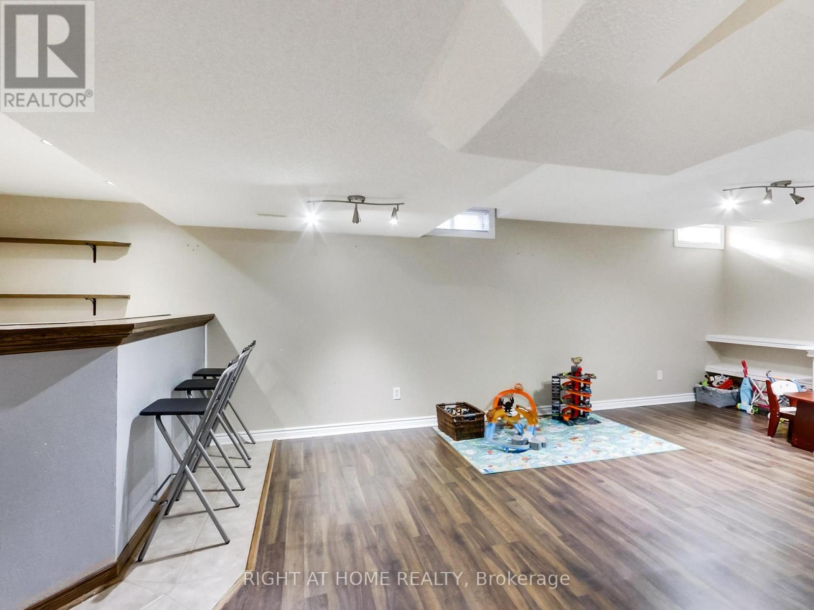 2527 Nettlecreek Crescent, Oakville, Ontario  L6M 4C1 - Photo 38 - W12712658