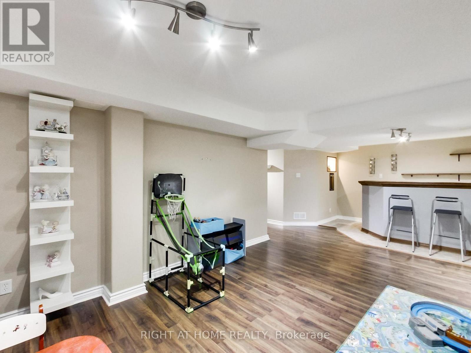 2527 Nettlecreek Crescent, Oakville, Ontario  L6M 4C1 - Photo 41 - W12712658