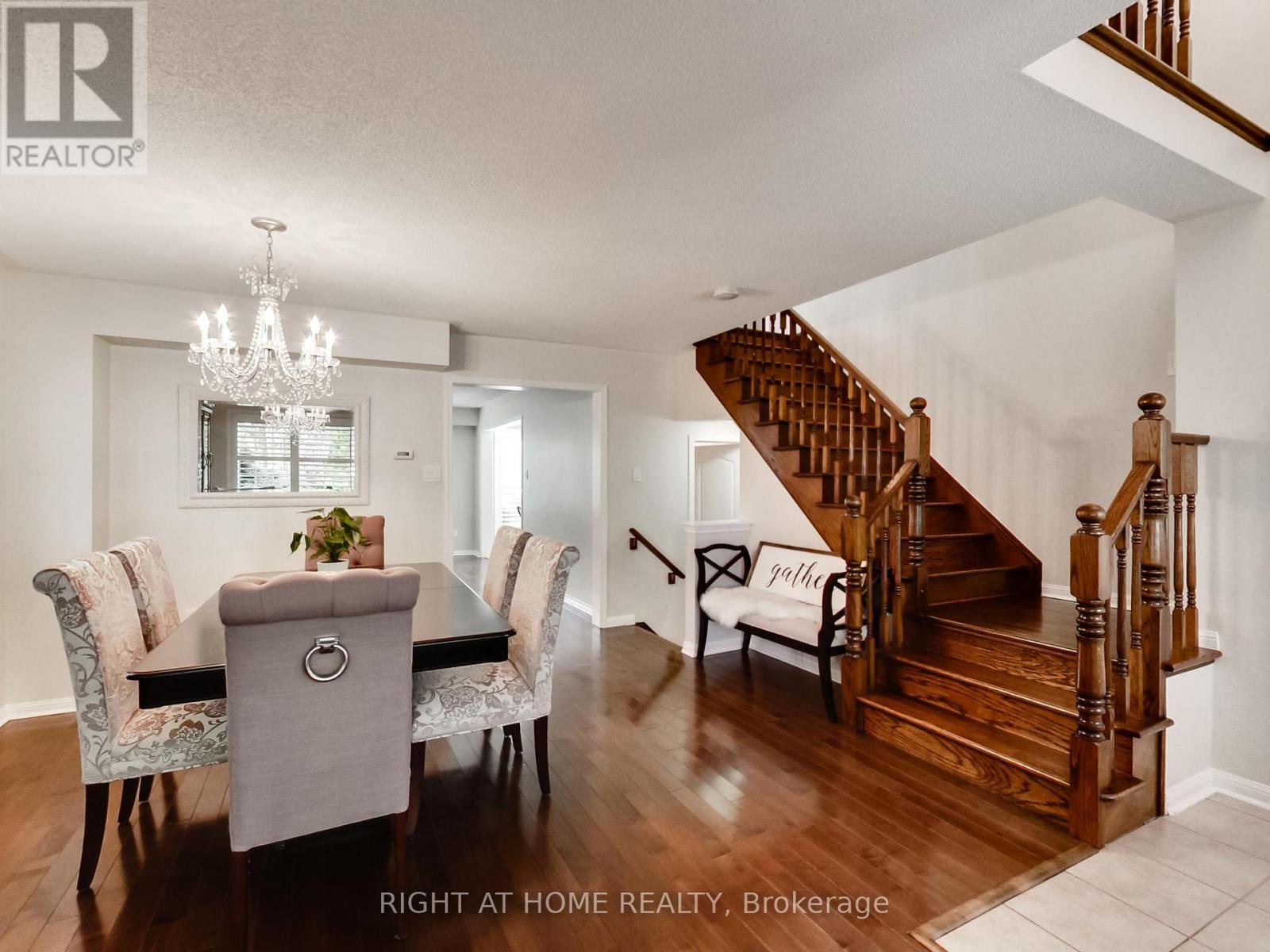 2527 Nettlecreek Crescent, Oakville, Ontario  L6M 4C1 - Photo 6 - W12712658