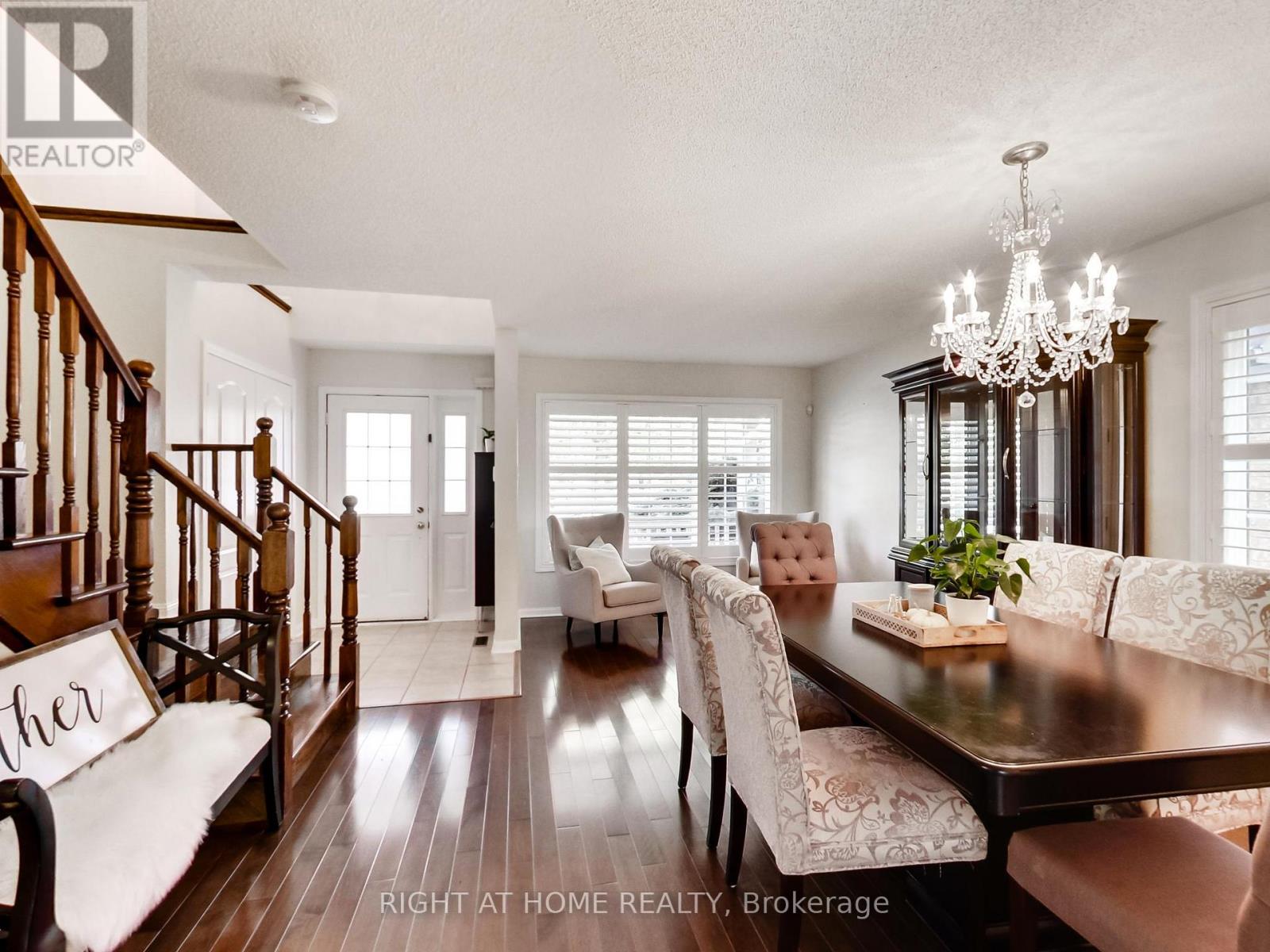 2527 Nettlecreek Crescent, Oakville, Ontario  L6M 4C1 - Photo 8 - W12712658