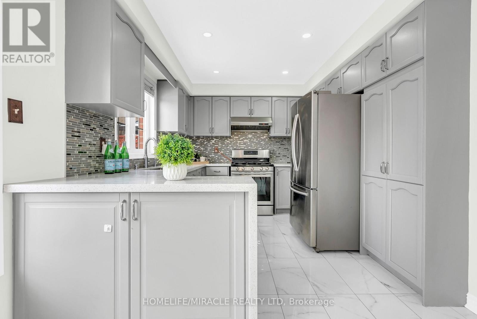 76 Starhill Crescent, Brampton, Ontario  L6R 2W1 - Photo 10 - W12712666