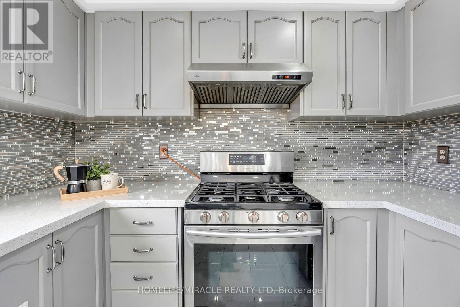 76 Starhill Crescent, Brampton, Ontario  L6R 2W1 - Photo 11 - W12712666