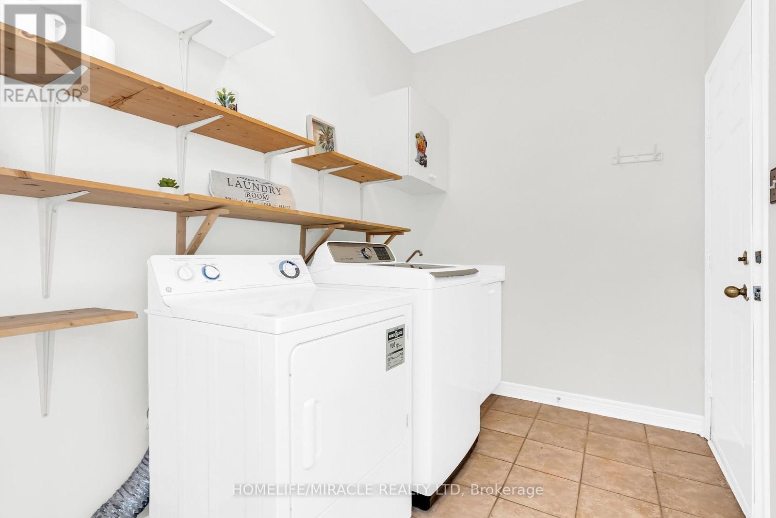 76 Starhill Crescent, Brampton, Ontario  L6R 2W1 - Photo 17 - W12712666