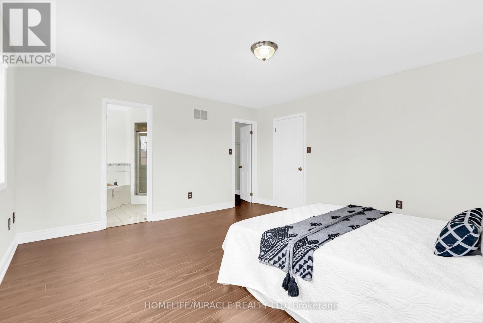 76 Starhill Crescent, Brampton, Ontario  L6R 2W1 - Photo 22 - W12712666