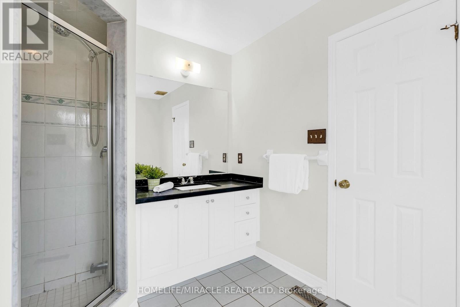 76 Starhill Crescent, Brampton, Ontario  L6R 2W1 - Photo 25 - W12712666