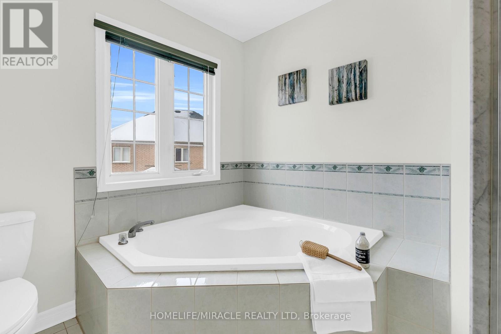 76 Starhill Crescent, Brampton, Ontario  L6R 2W1 - Photo 26 - W12712666