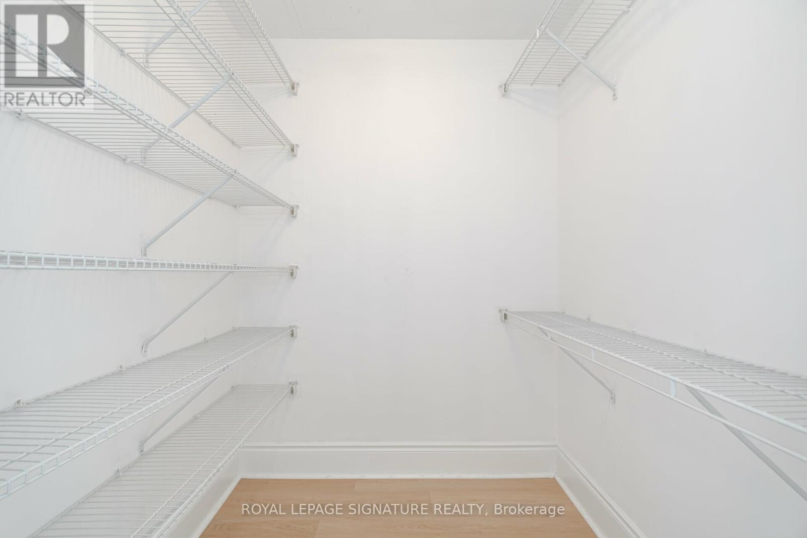 3028 - 3888 Duke Of York Boulevard, Mississauga, Ontario  L5B 4P5 - Photo 27 - W12712674