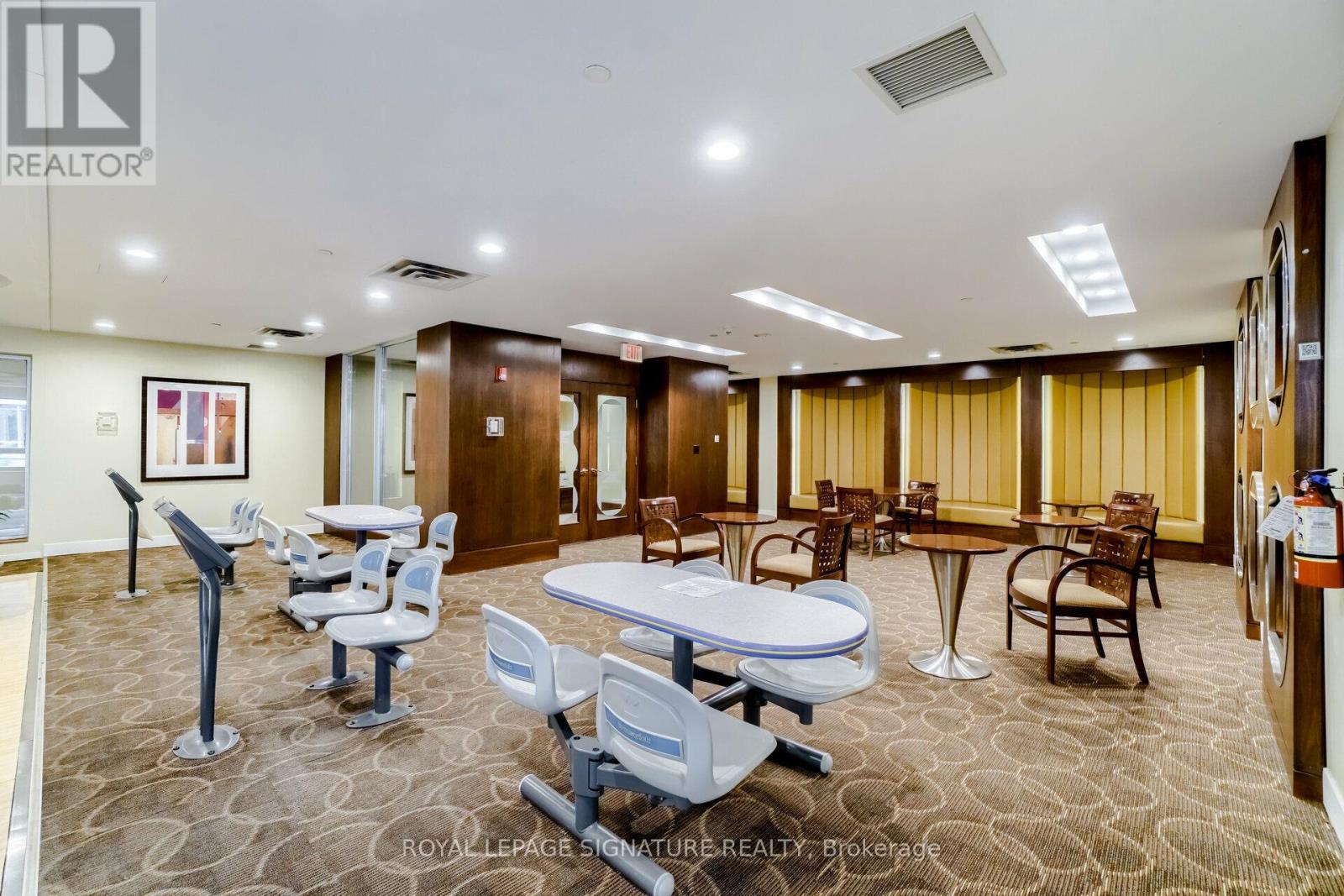 3028 - 3888 Duke Of York Boulevard, Mississauga, Ontario  L5B 4P5 - Photo 50 - W12712674