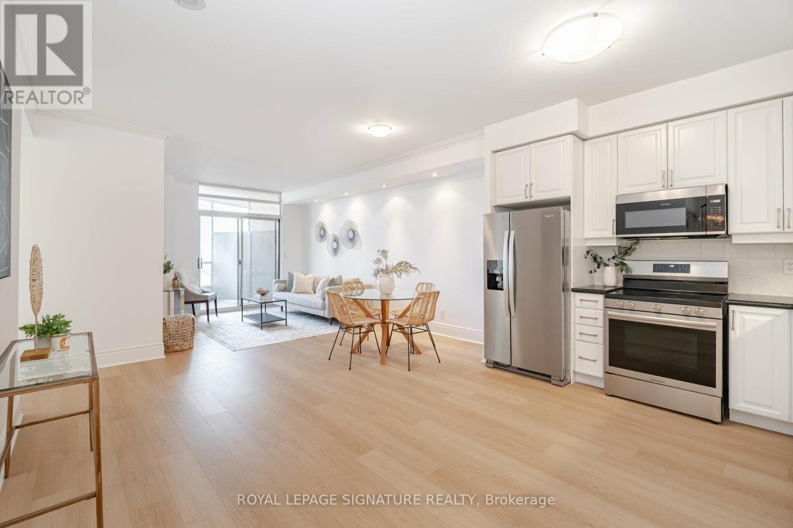 3028 - 3888 Duke Of York Boulevard, Mississauga, Ontario  L5B 4P5 - Photo 6 - W12712674