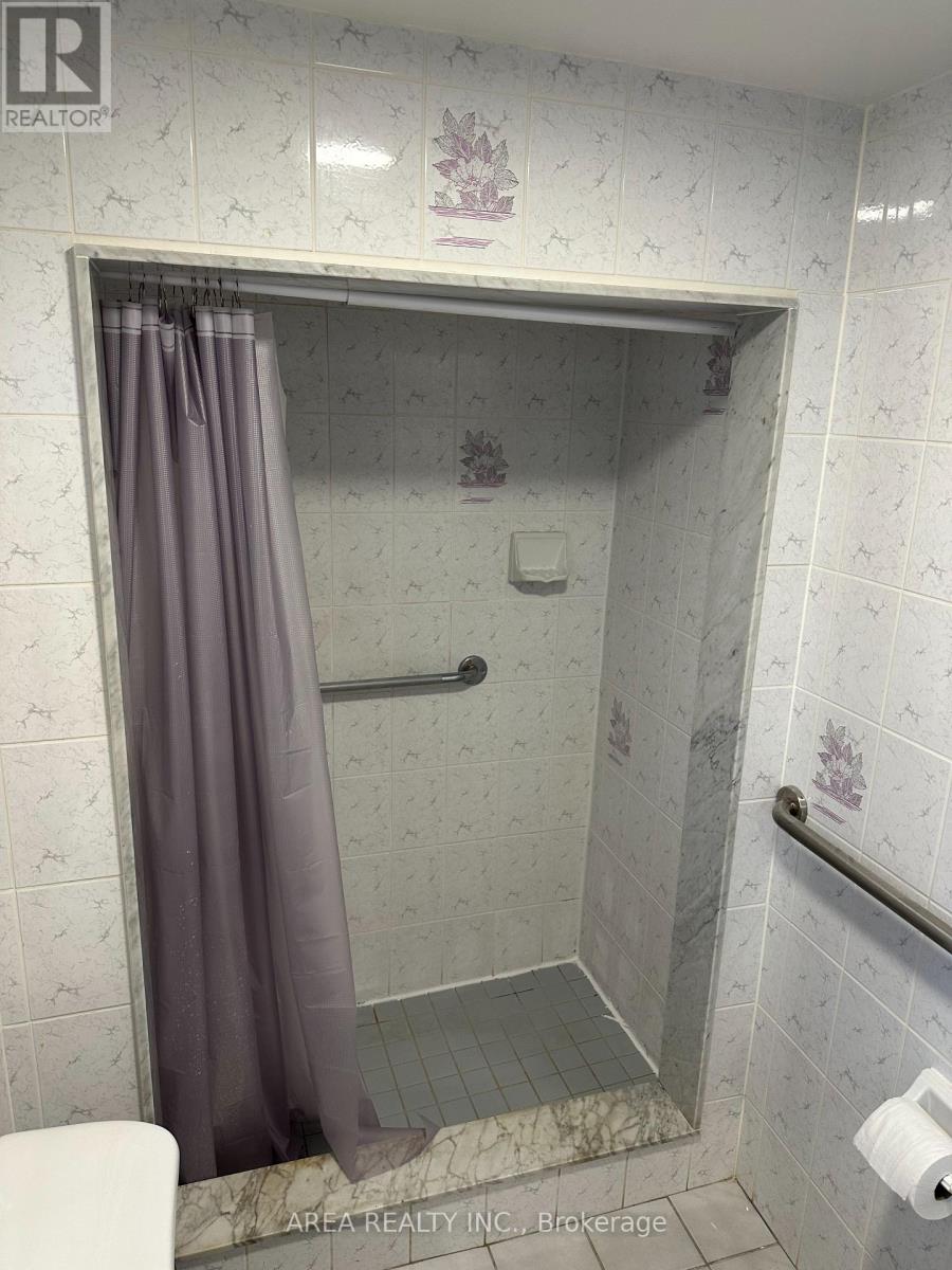 Lower - 41 Cartwright Avenue, Toronto, Ontario  M6A 1T9 - Photo 10 - W12712694