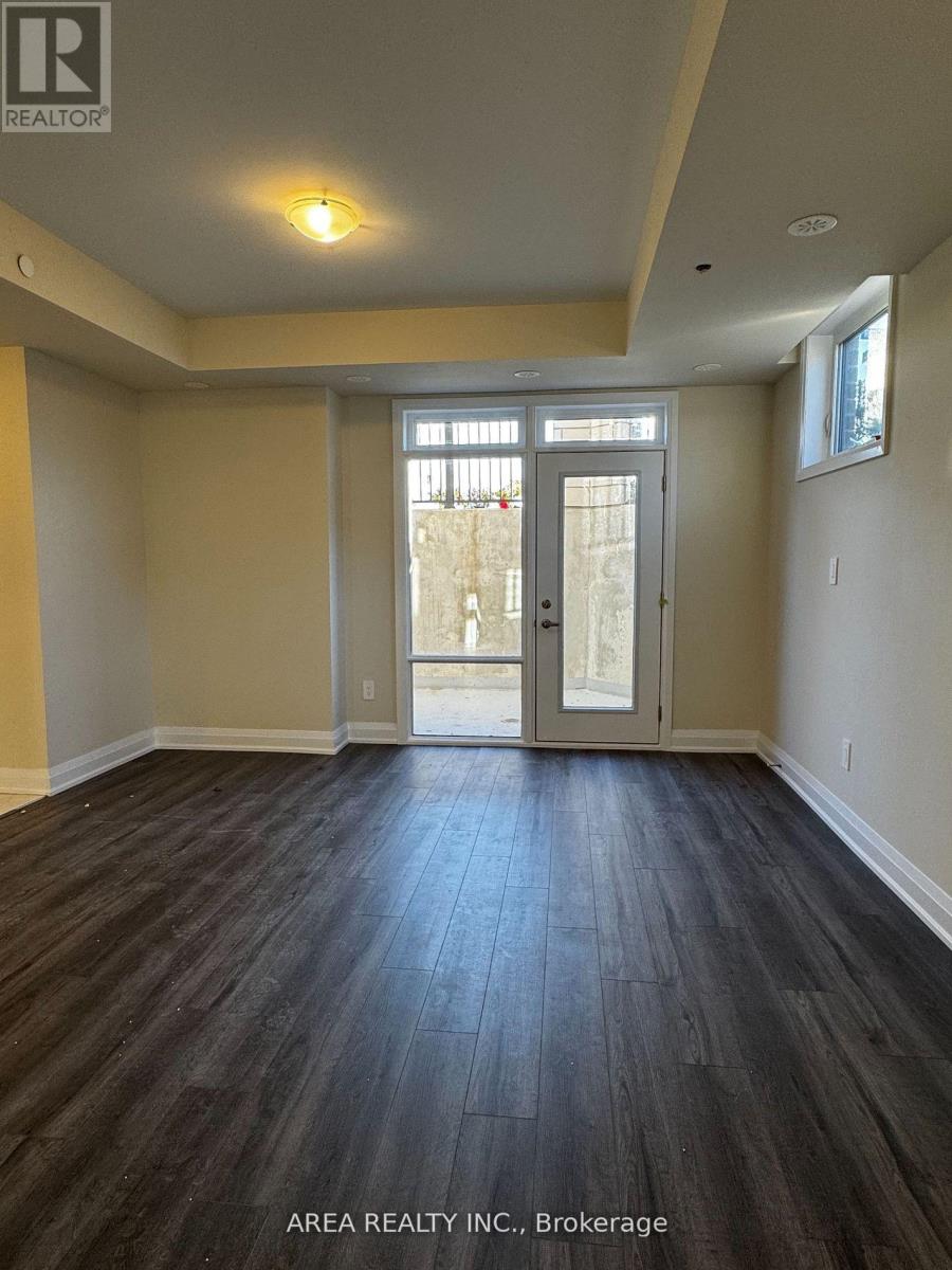 125 - 1565 Rose Way, Milton, Ontario  L9E 0J2 - Photo 4 - W12712698