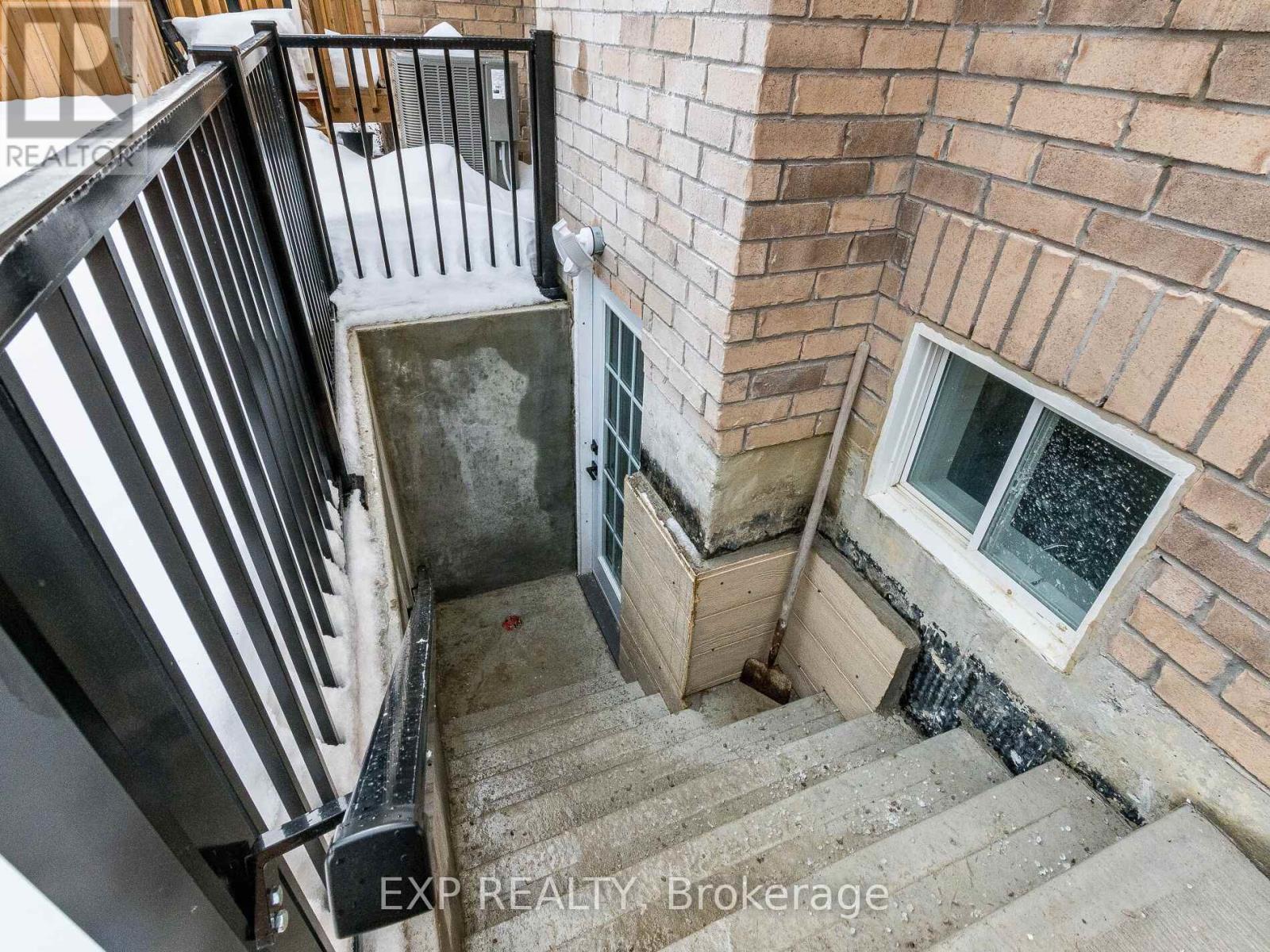 2 - 7 Fascination Street, Brampton, Ontario  L6R 0B3 - Photo 2 - W12712722