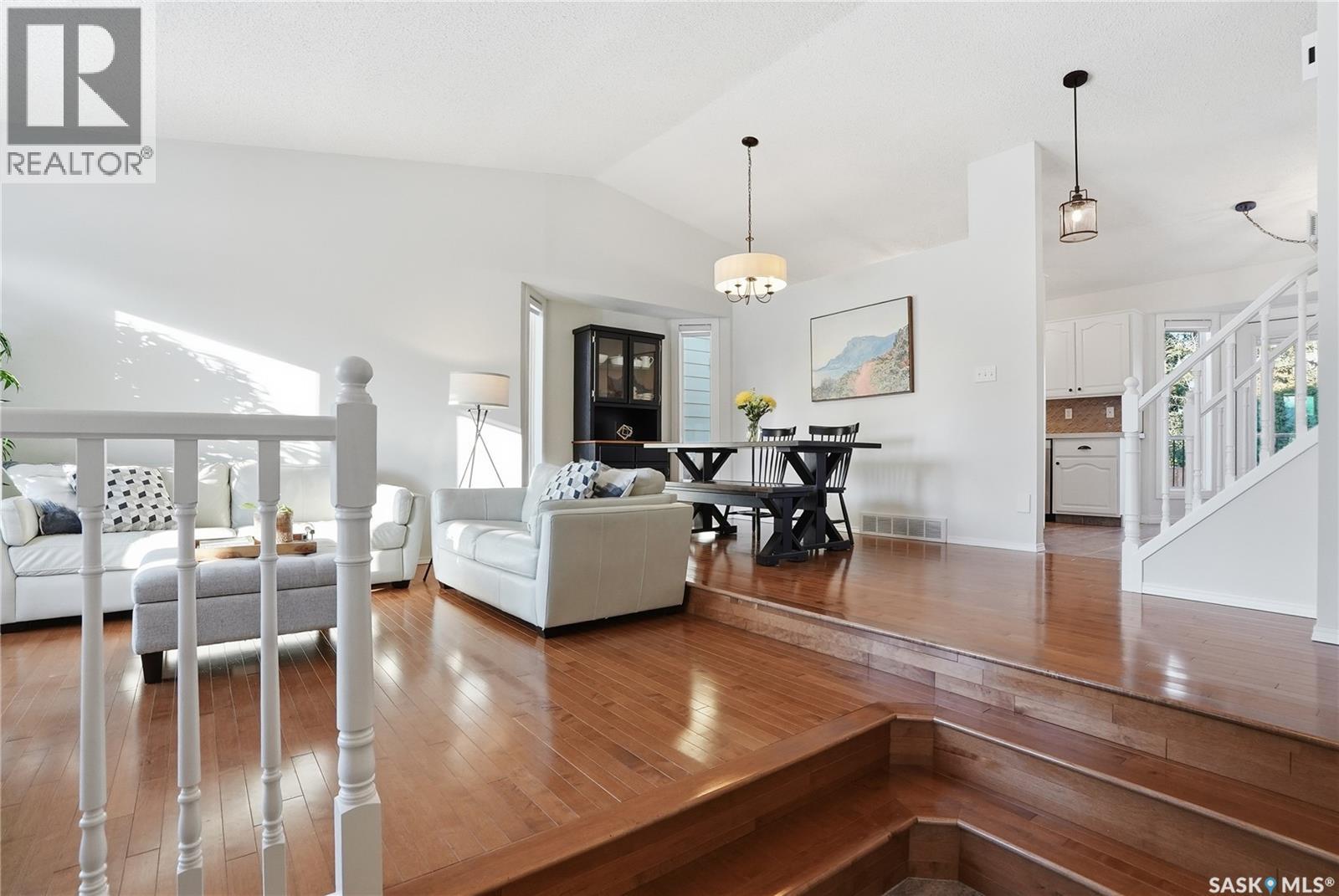 215 Wickenden Crescent, Saskatoon, Saskatchewan  S7N 3X7 - Photo 6 - SK027094