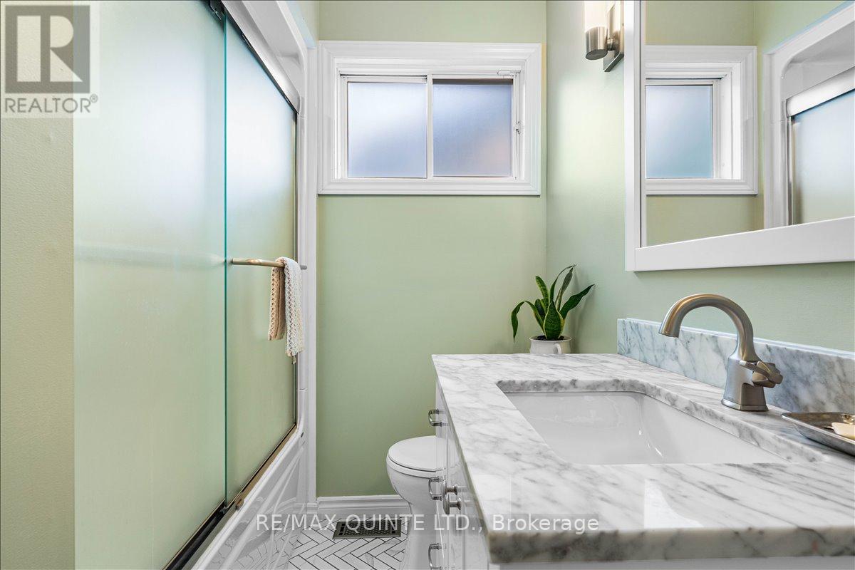 57 Kensington Crescent, Belleville (Belleville Ward), Ontario  K8P 4T4 - Photo 21 - X12712792