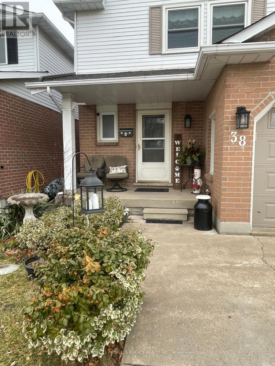 38 Culligan Crescent, Thorold, Ontario  L2V 4P1 - Photo 2 - X12712422