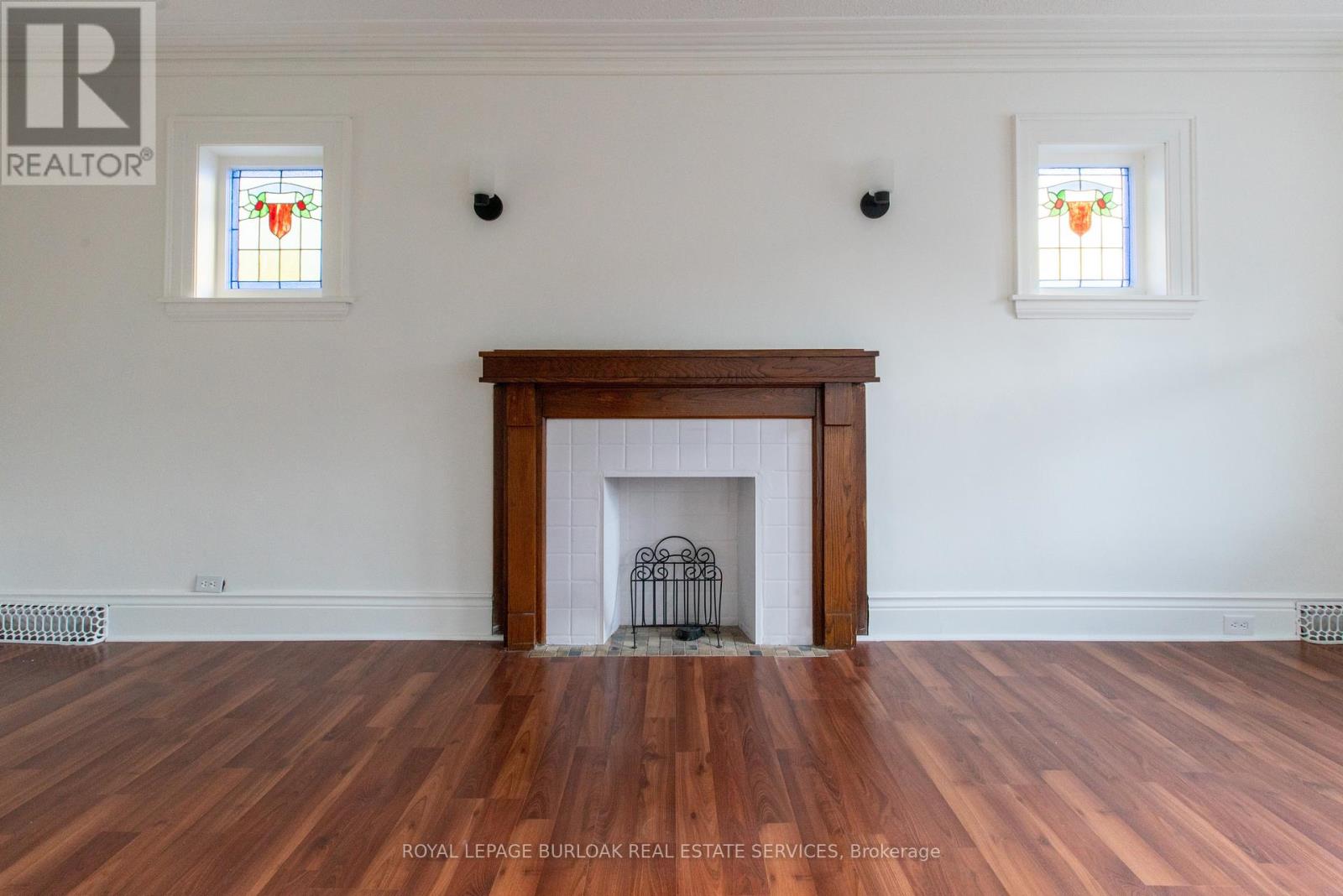 49 Province Street S, Hamilton, Ontario  L8K 2K7 - Photo 3 - X12712684