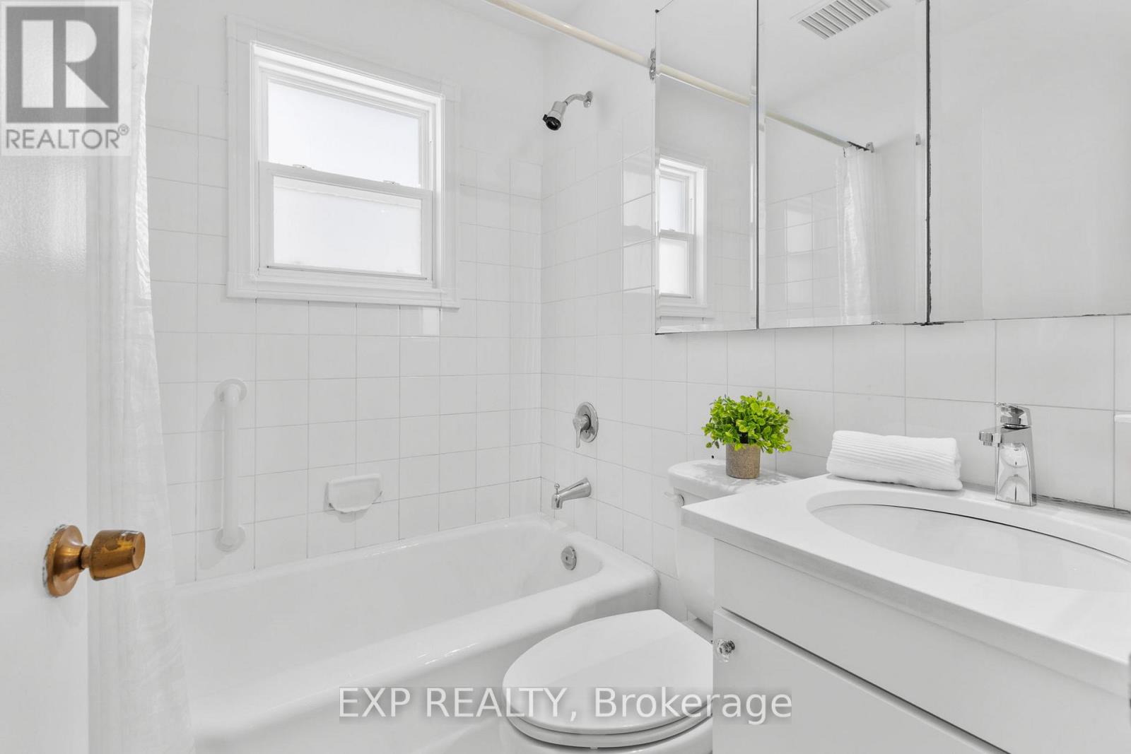 576 Donald Street, Ottawa, Ontario  K1K 1L6 - Photo 15 - X12712828