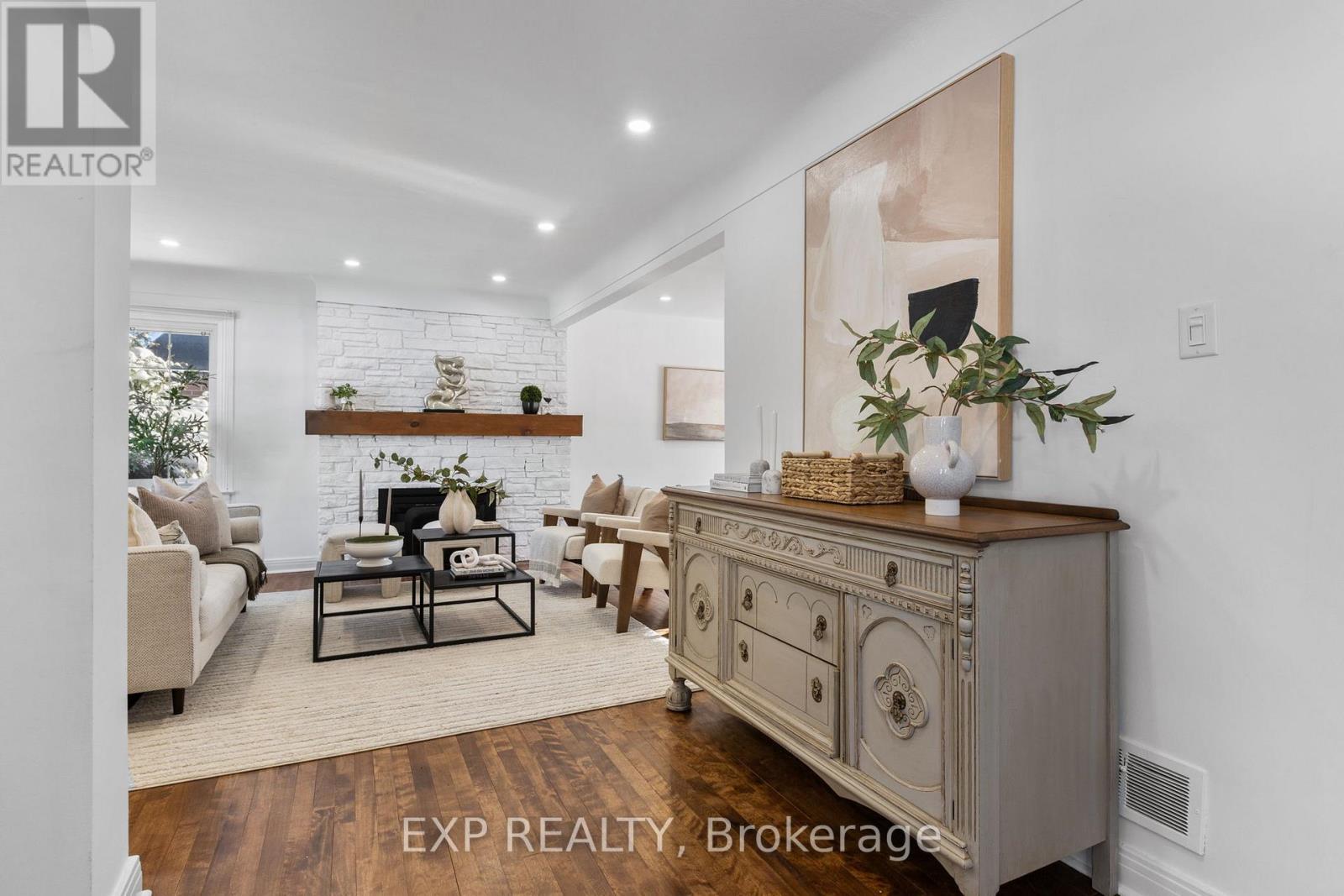 576 Donald Street, Ottawa, Ontario  K1K 1L6 - Photo 3 - X12712828