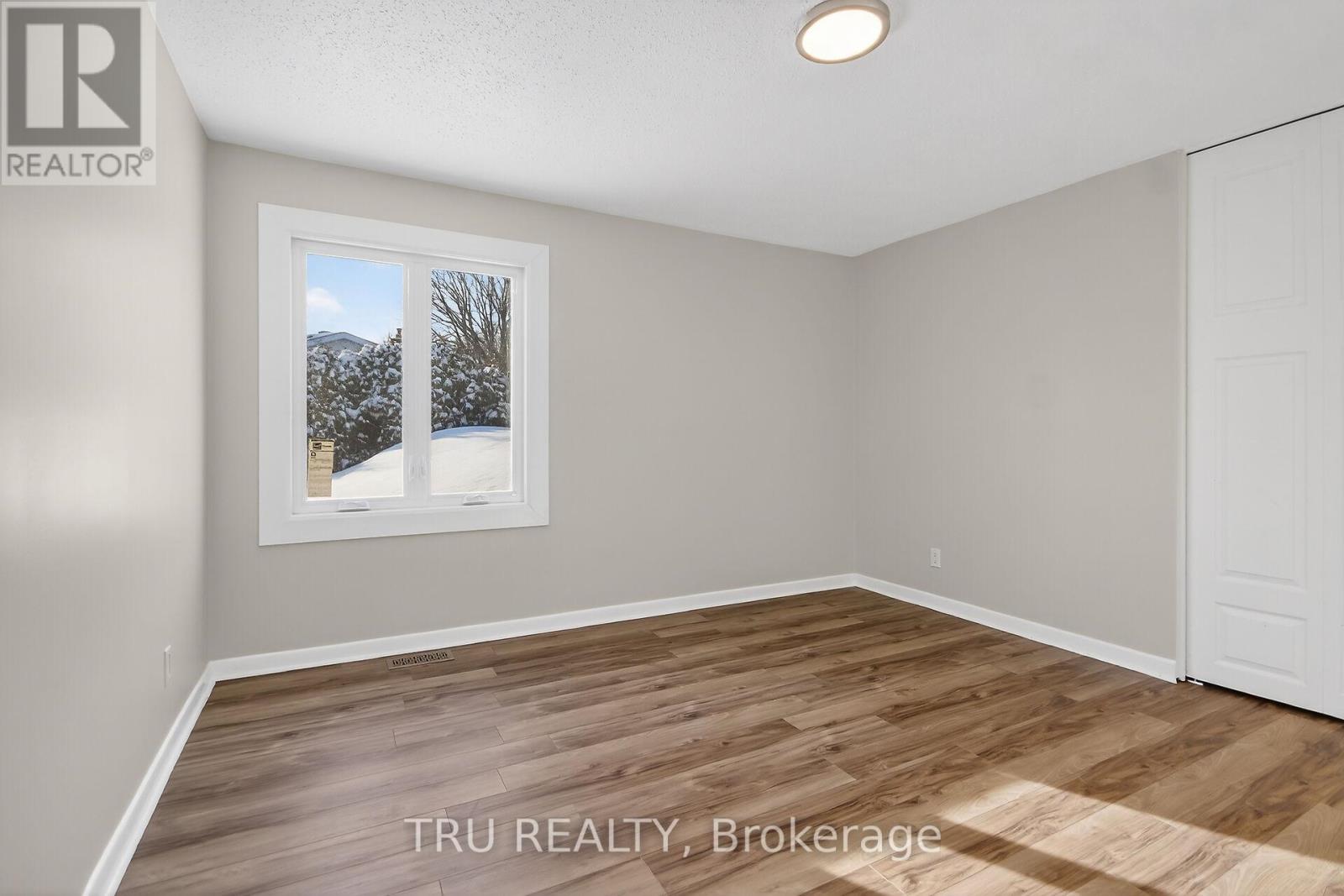 12 Apache Crescent, Ottawa, Ontario  K2E 6H7 - Photo 31 - X12712864