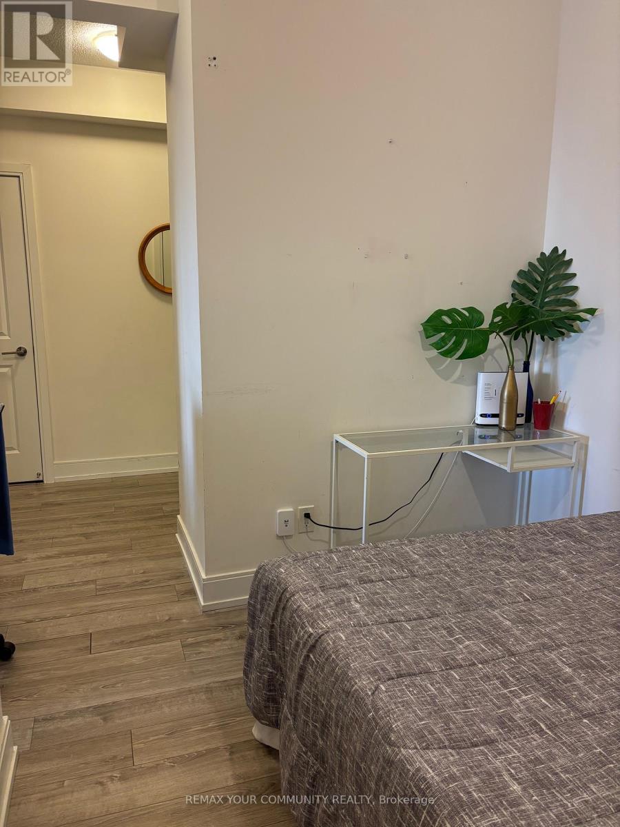 807b - 9600 Yonge Street, Richmond Hill, Ontario  L4C 0X3 - Photo 9 - N12595418