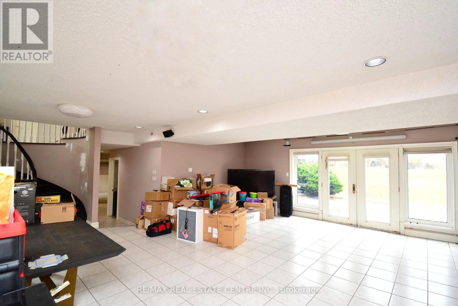 20 Crescent Hill Drive N, Brampton, Ontario  L6S 1C7 - Photo 23 - W12588524