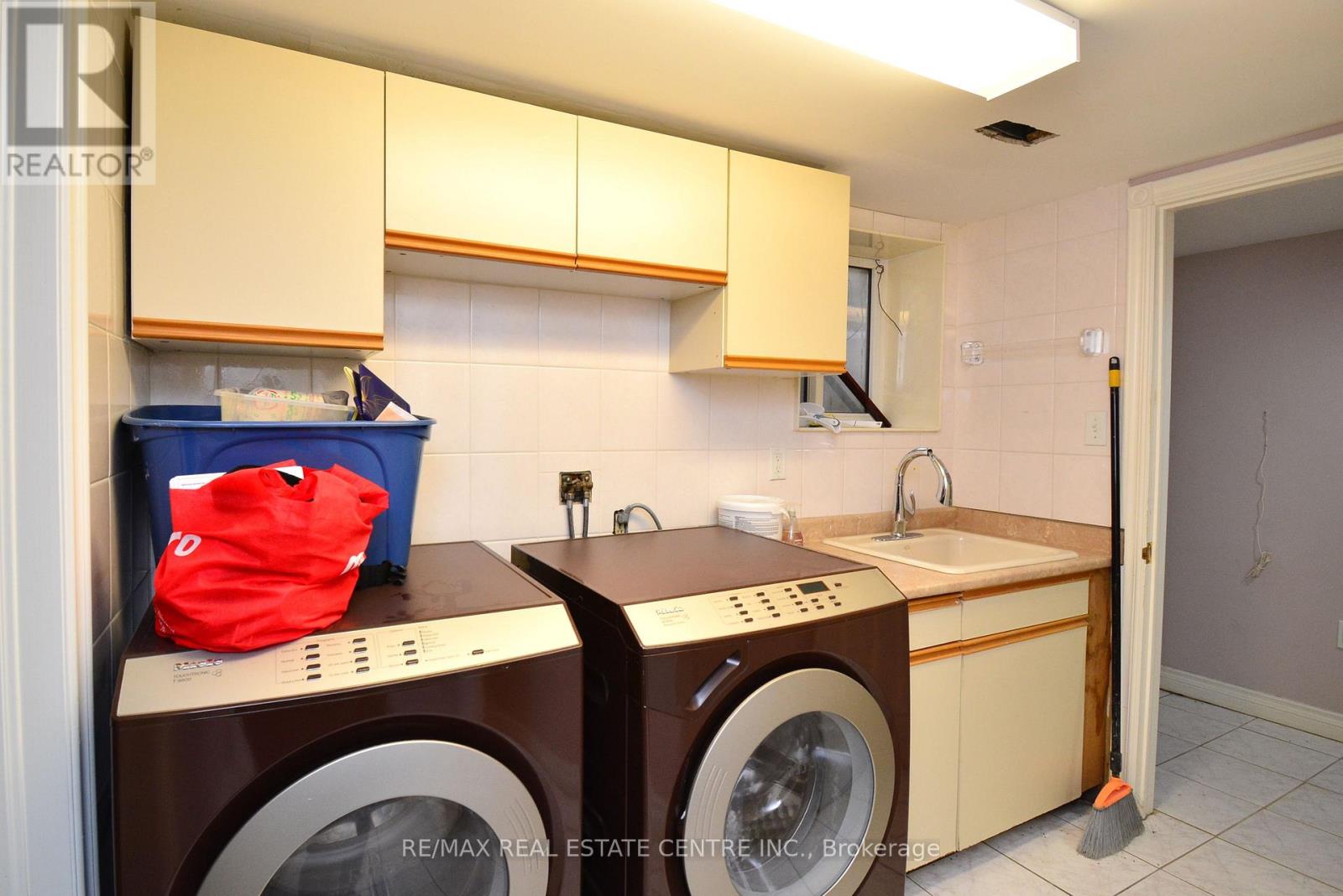 20 Crescent Hill Drive N, Brampton, Ontario  L6S 1C7 - Photo 20 - W12588524