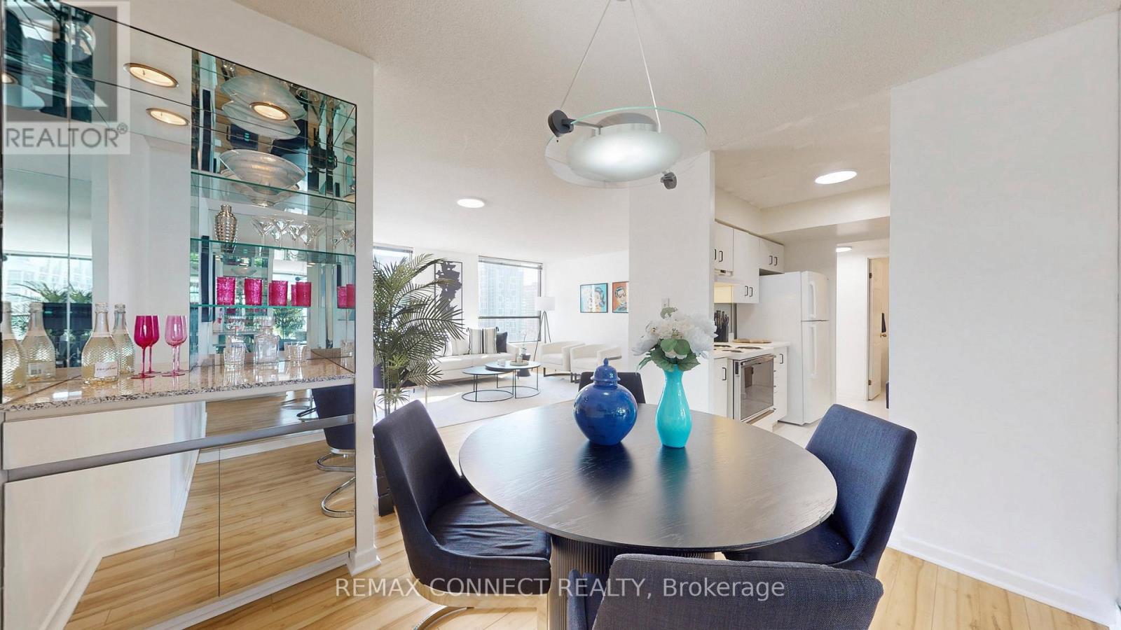 1002 - 47 St Clair Avenue W, Toronto, Ontario  M4V 3A5 - Photo 18 - C12673228