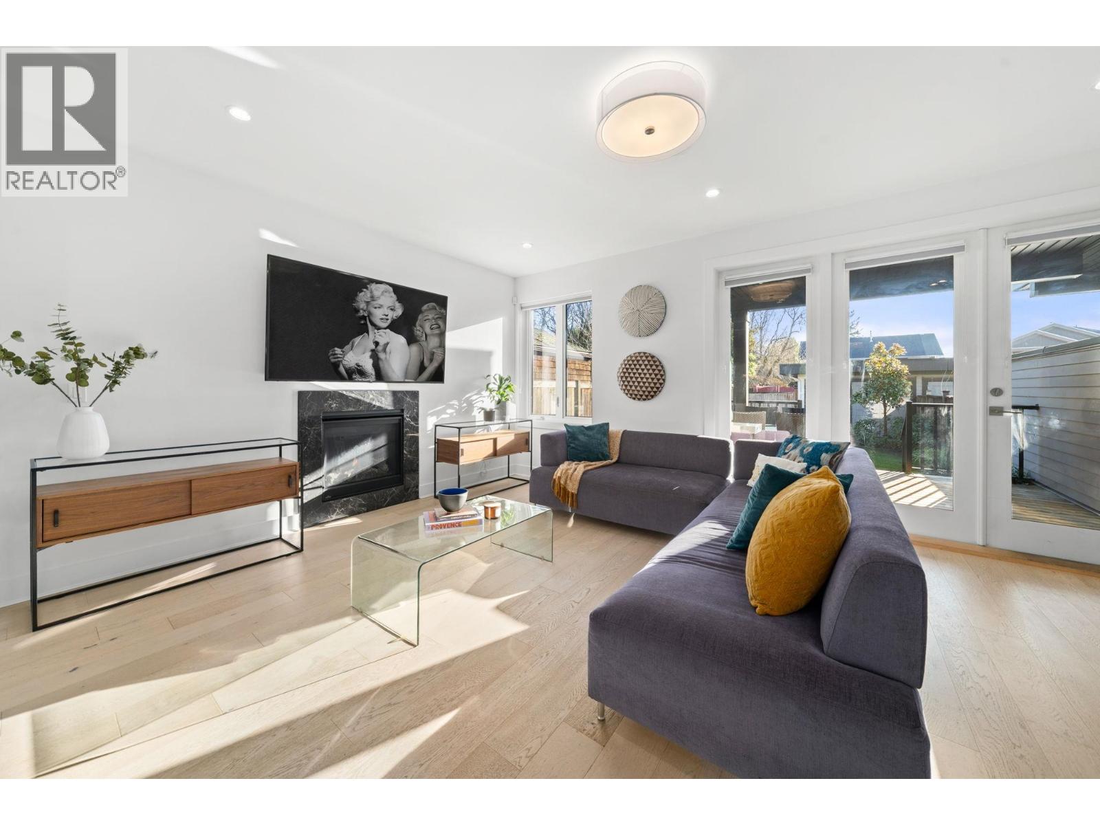 361 E 15th Street, North Vancouver, British Columbia  V7L 2R6 - Photo 11 - R3081200