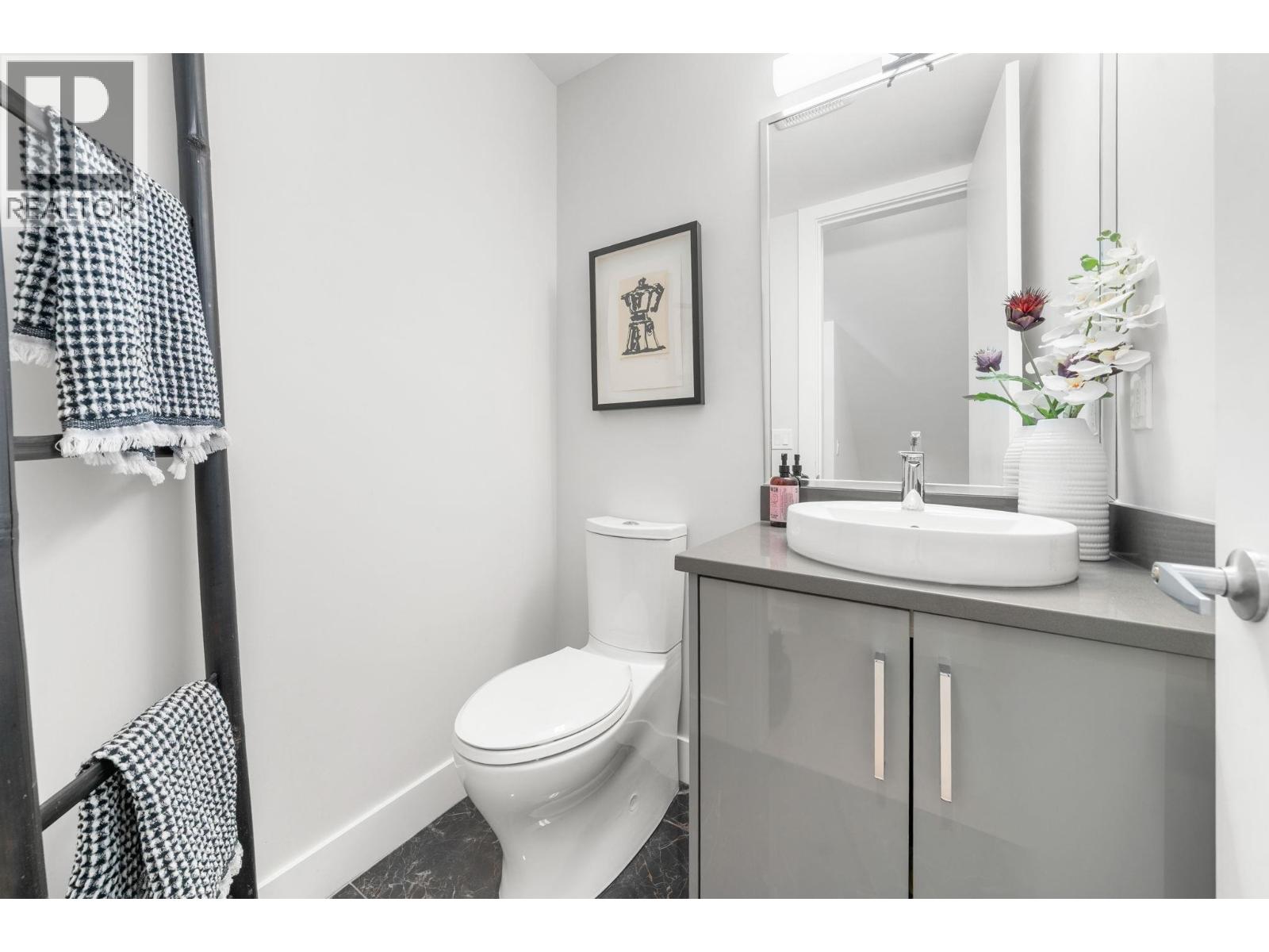 361 E 15th Street, North Vancouver, British Columbia  V7L 2R6 - Photo 14 - R3081200