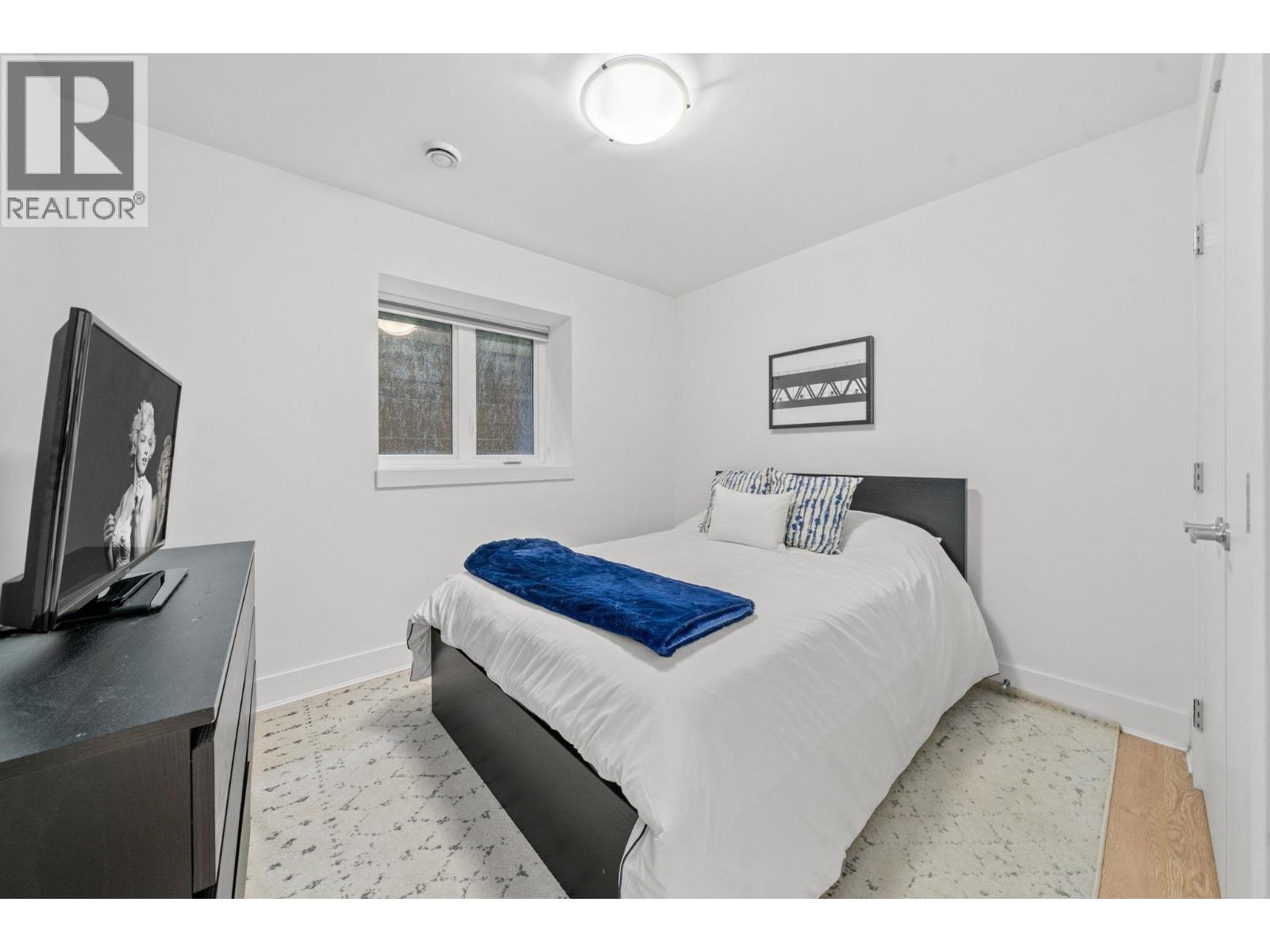 361 E 15th Street, North Vancouver, British Columbia  V7L 2R6 - Photo 32 - R3081200