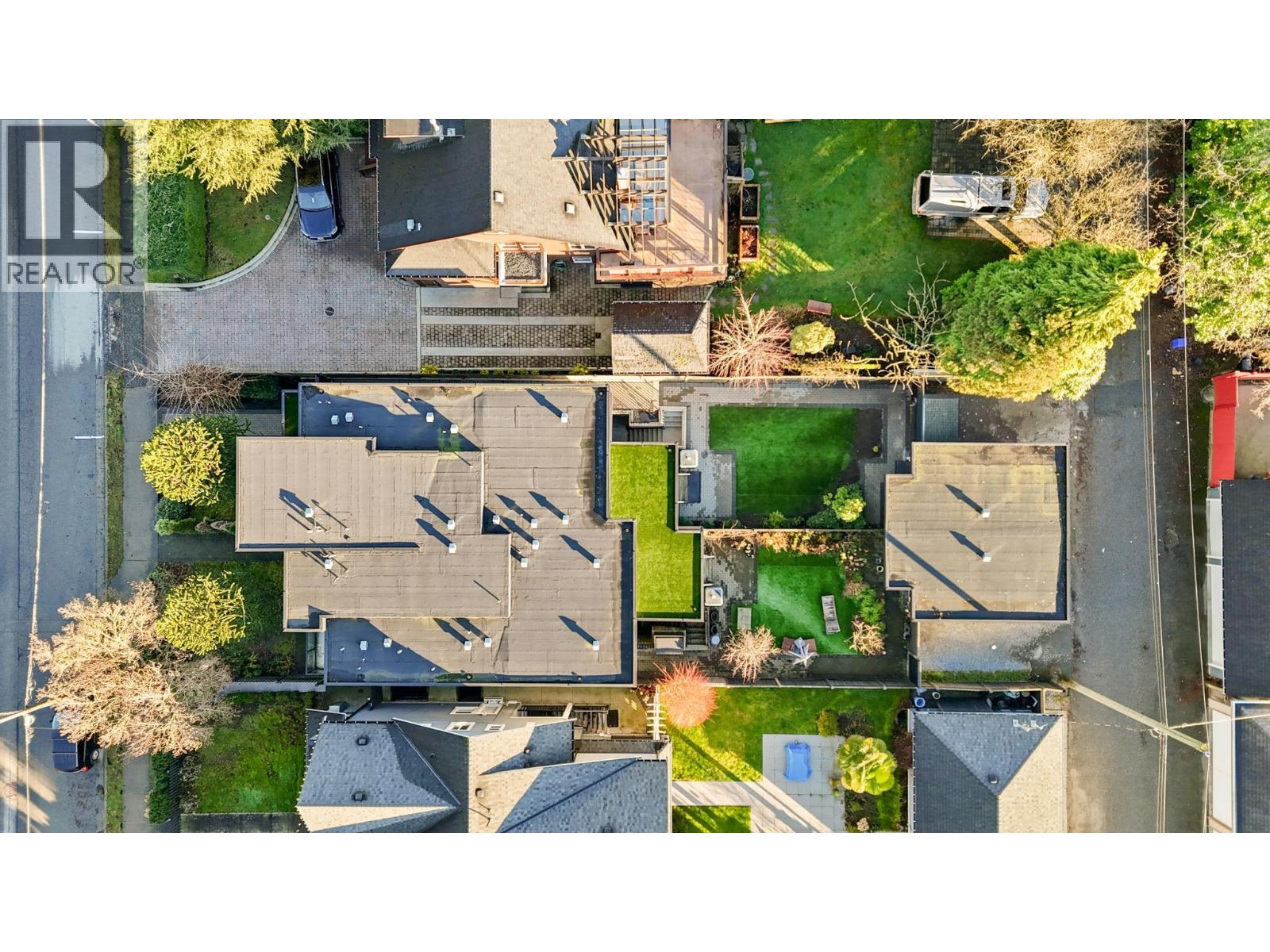 361 E 15th Street, North Vancouver, British Columbia  V7L 2R6 - Photo 39 - R3081200