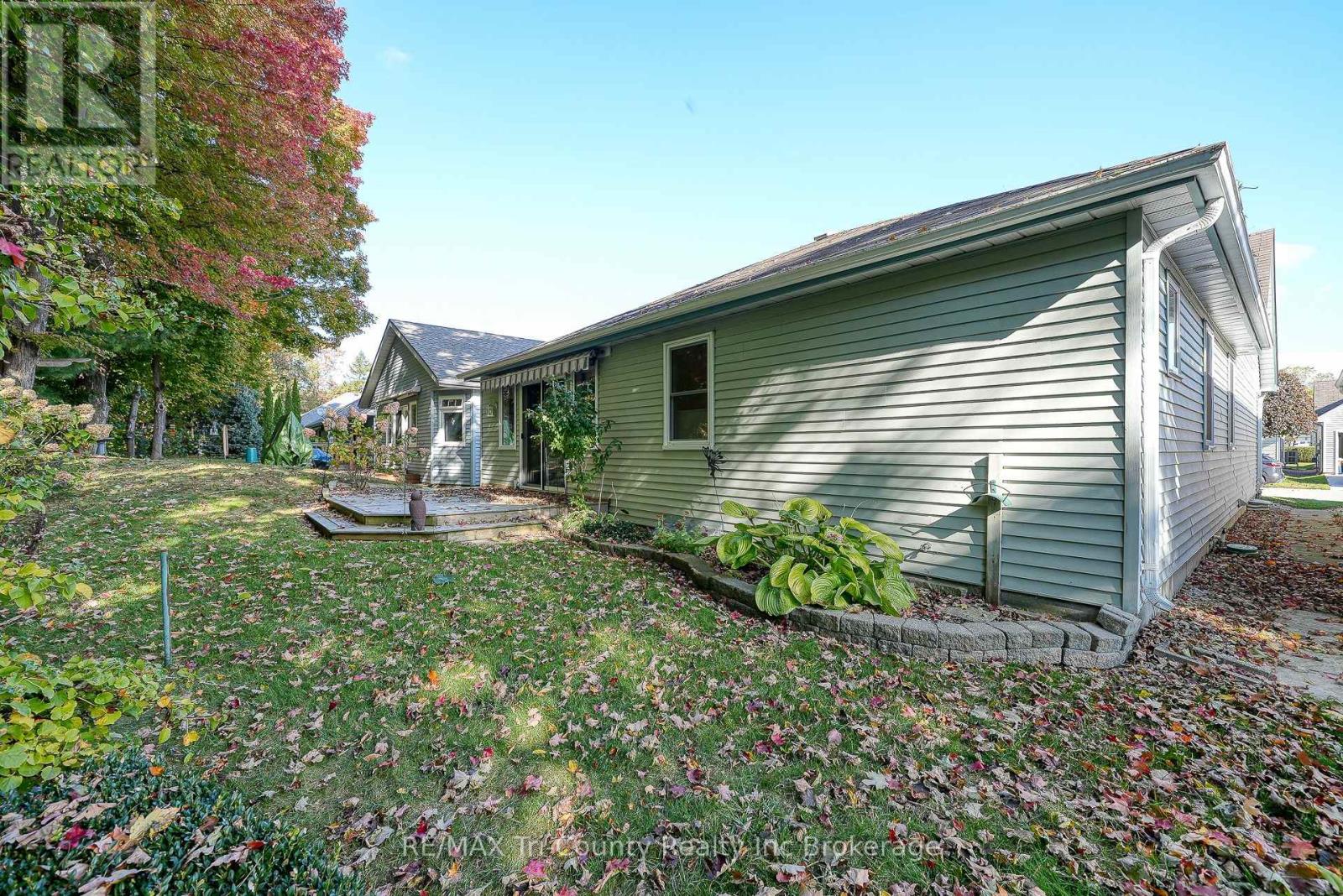 18 Wilkins Crescent, Tillsonburg, Ontario N4G 5M6 - Photo 8 - X12711454