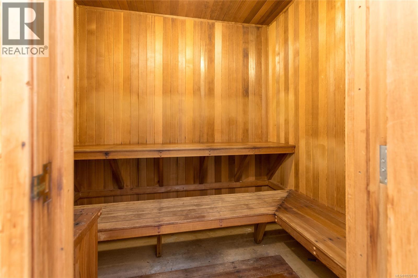 310 3215 Alder St, Saanich, British Columbia  V8X 1P3 - Photo 21 - 1023719