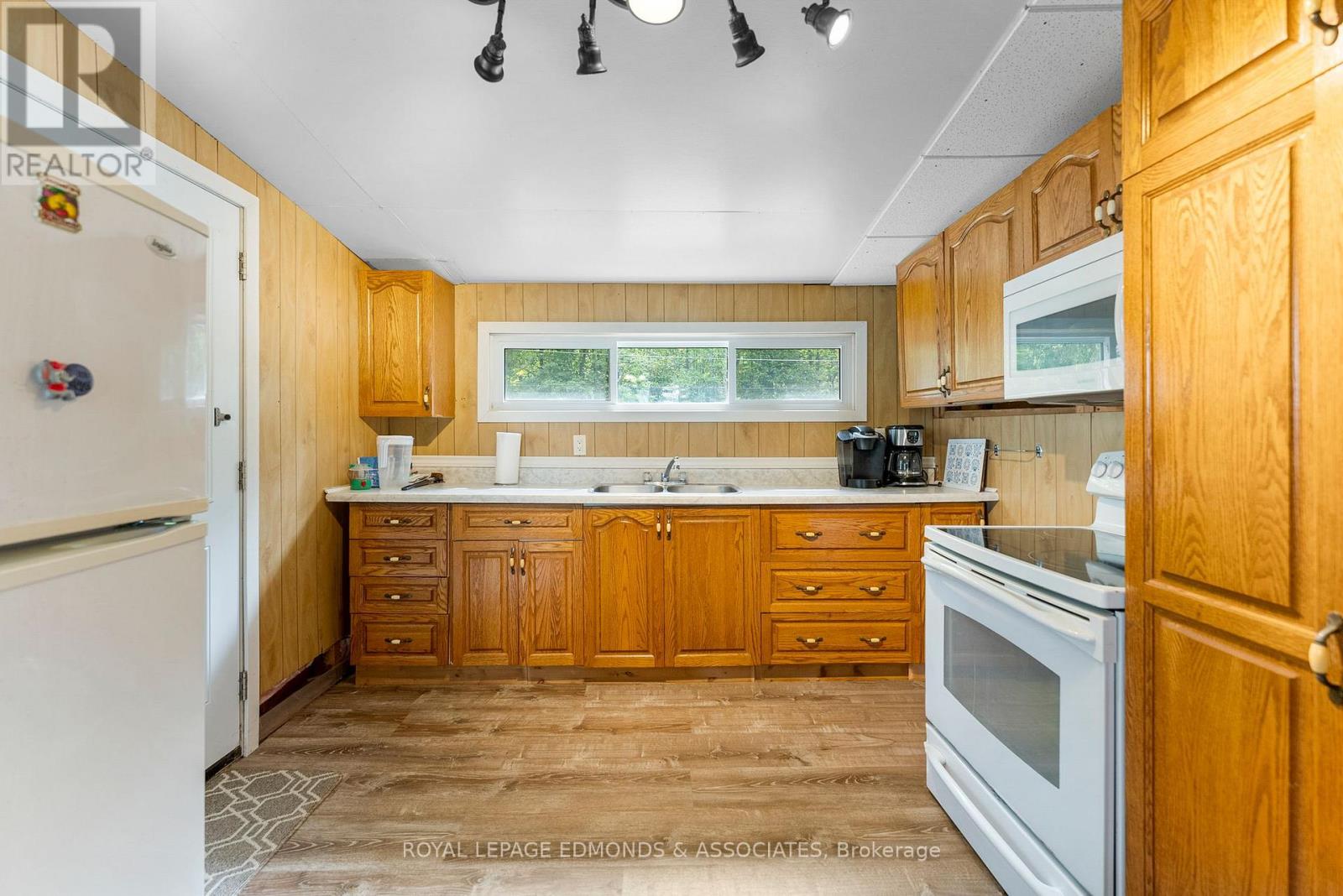 45 Greatview Trail, Whitewater Region, Ontario  K8A 6W2 - Photo 6 - X12386675