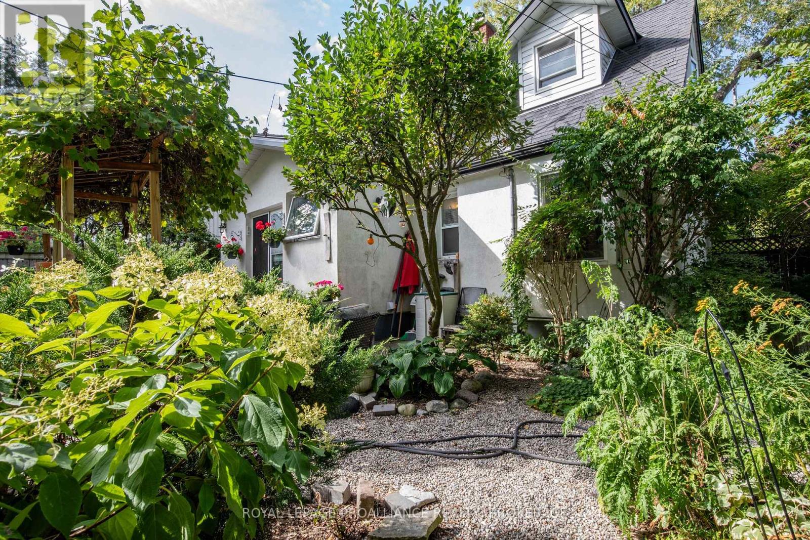 337 Palace Road, Kingston, Ontario  K7L 4T4 - Photo 34 - X12712550