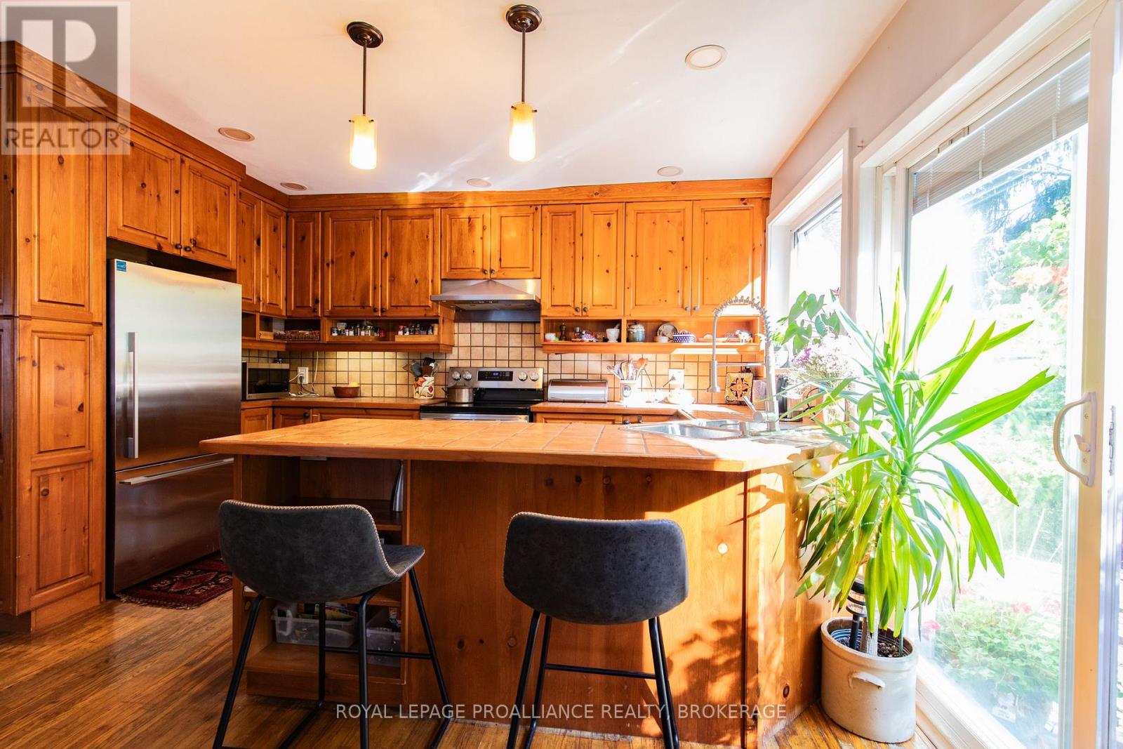 337 Palace Road, Kingston, Ontario  K7L 4T4 - Photo 7 - X12712550