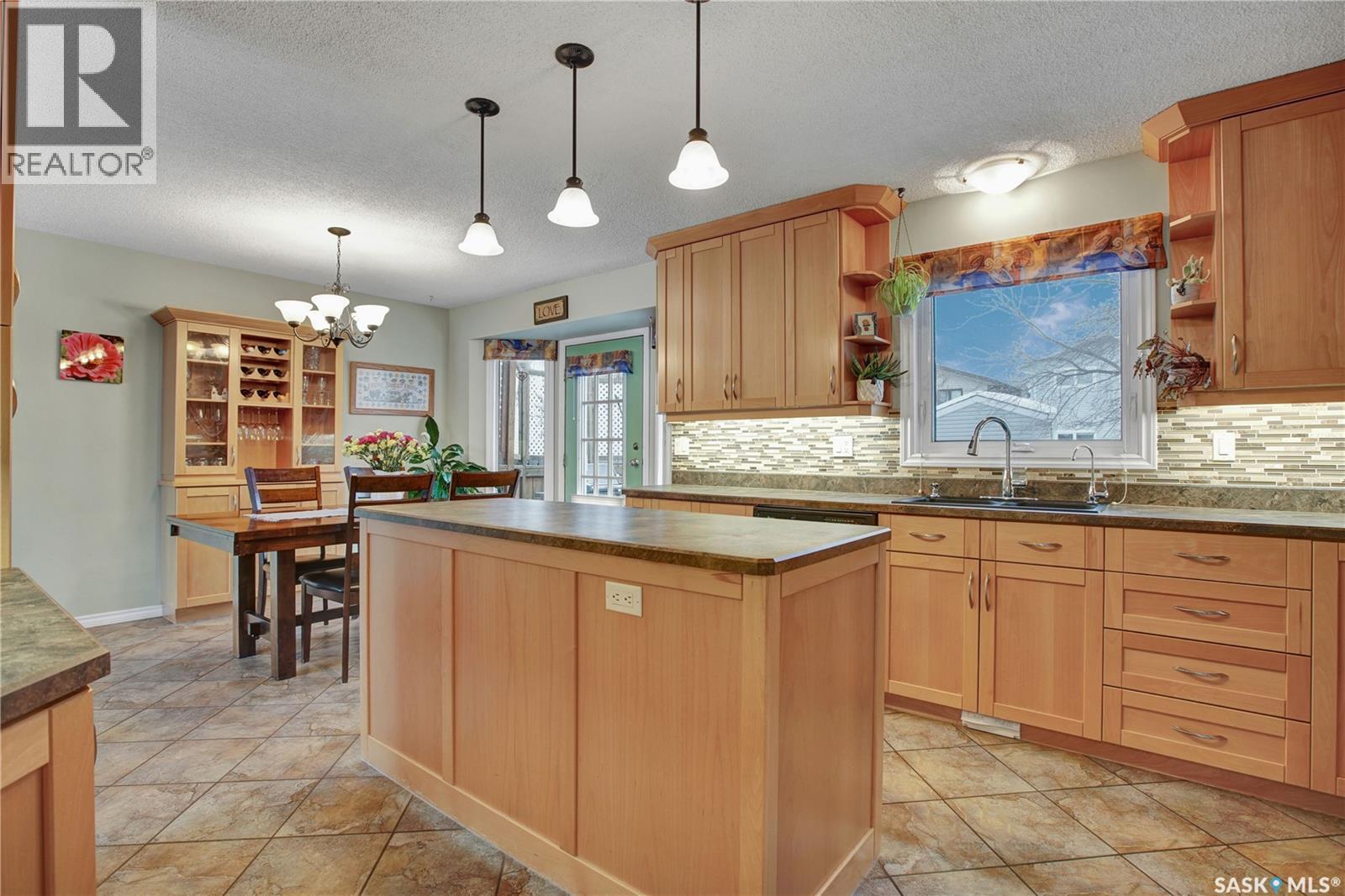 338 Armstrong Way, Saskatoon, Saskatchewan  S7N 3M8 - Photo 9 - SK027106