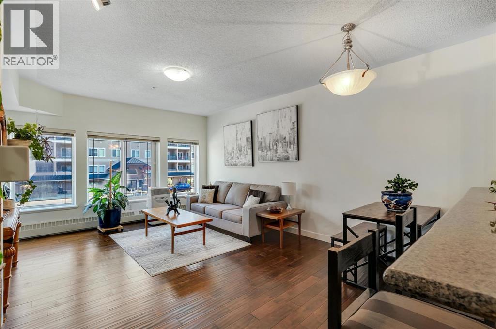 202, 10 Discovery Ridge Close Sw, Calgary, Alberta  t3h 5x3 - Photo 2 - A2280477