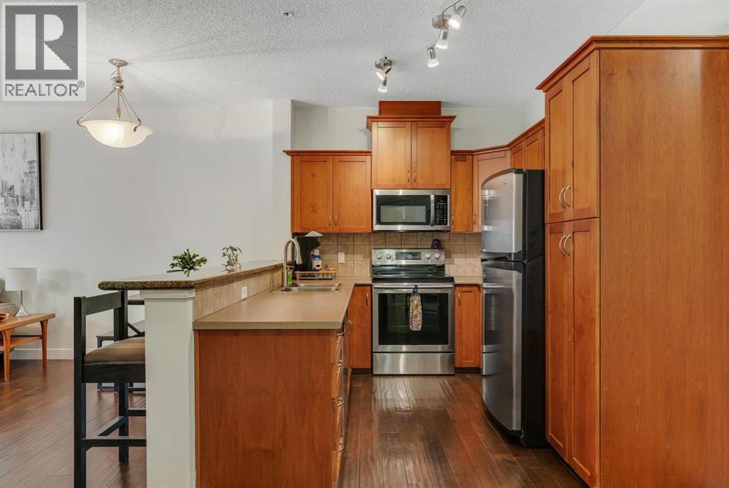 202, 10 Discovery Ridge Close Sw, Calgary, Alberta  t3h 5x3 - Photo 5 - A2280477