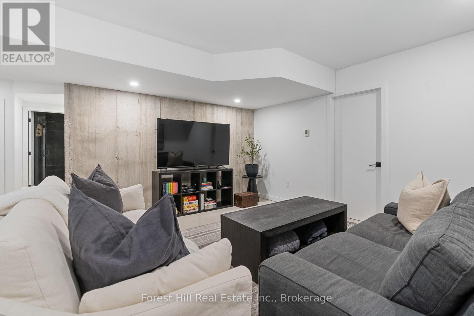 854 Sixth Street, Clearview, Ontario  L9Y 3Y9 - Photo 32 - S12713120