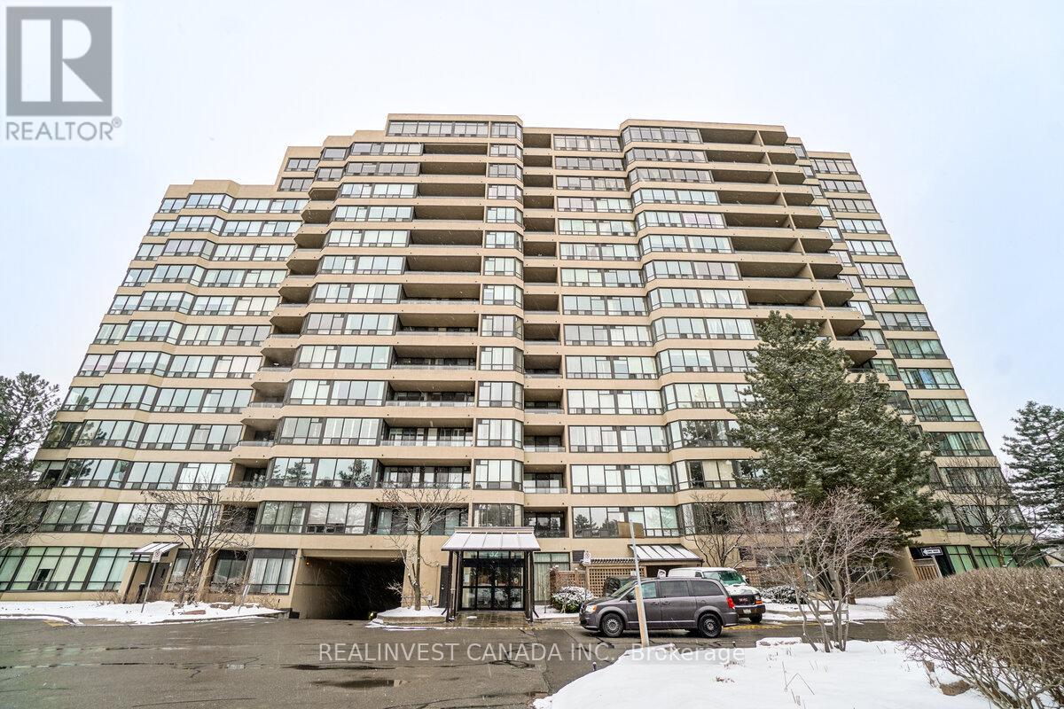 920 - 32 Clarissa Drive, Richmond Hill, Ontario  L4C 9R7 - Photo 2 - N12712780